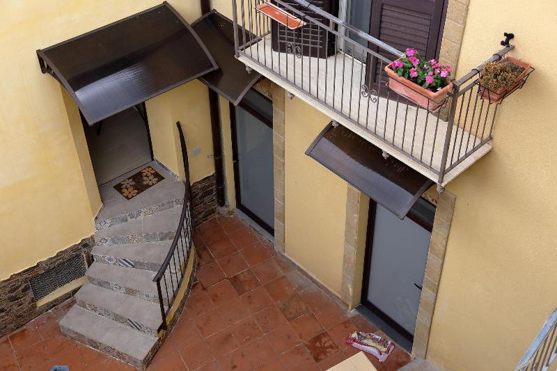 B&B Il Melograno Antico Con Terrazza E Giardino Agrigento Exterior foto