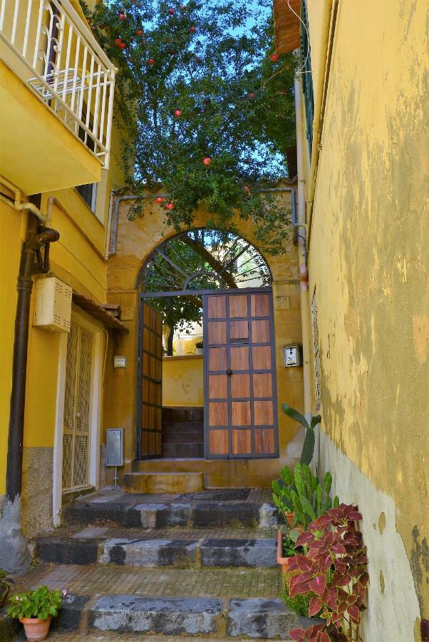 B&B Il Melograno Antico Con Terrazza E Giardino Agrigento Exterior foto