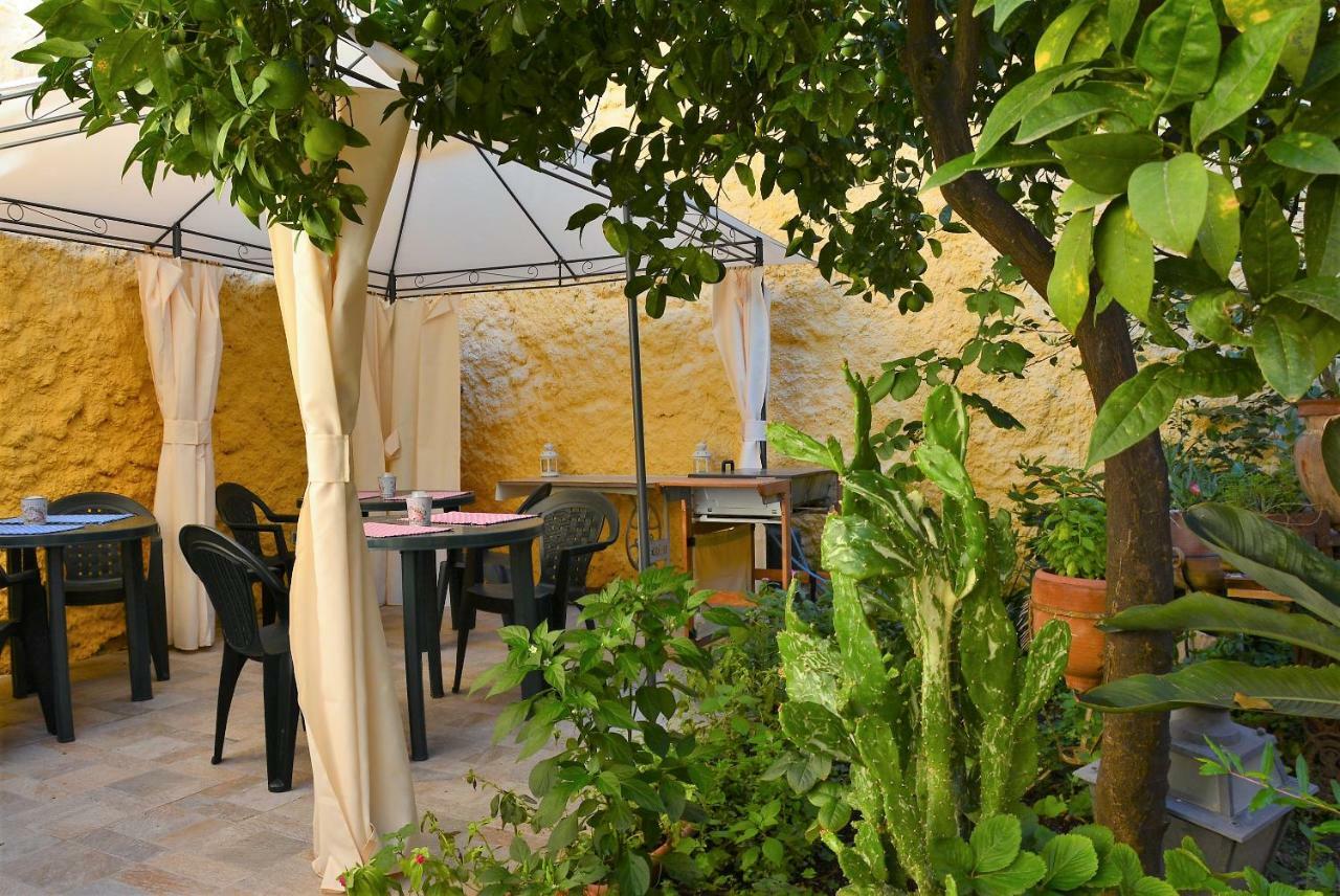 B&B Il Melograno Antico Con Terrazza E Giardino Agrigento Exterior foto